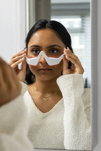 Load image into Gallery viewer, Eyelisse™ - Red Light Therapy Glasses
